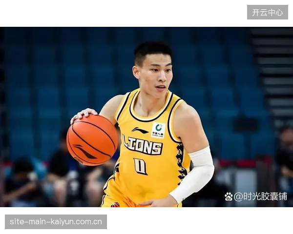 王博教练关键时刻战术调整,给予替补后卫林秉圣充分信任。 王博教练关键时刻战术调整,给予替补后卫林秉圣充分信任。